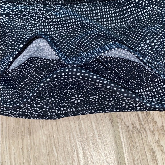 Lululemon Fast n Free Sz 4 like New - Picture 5 of 7